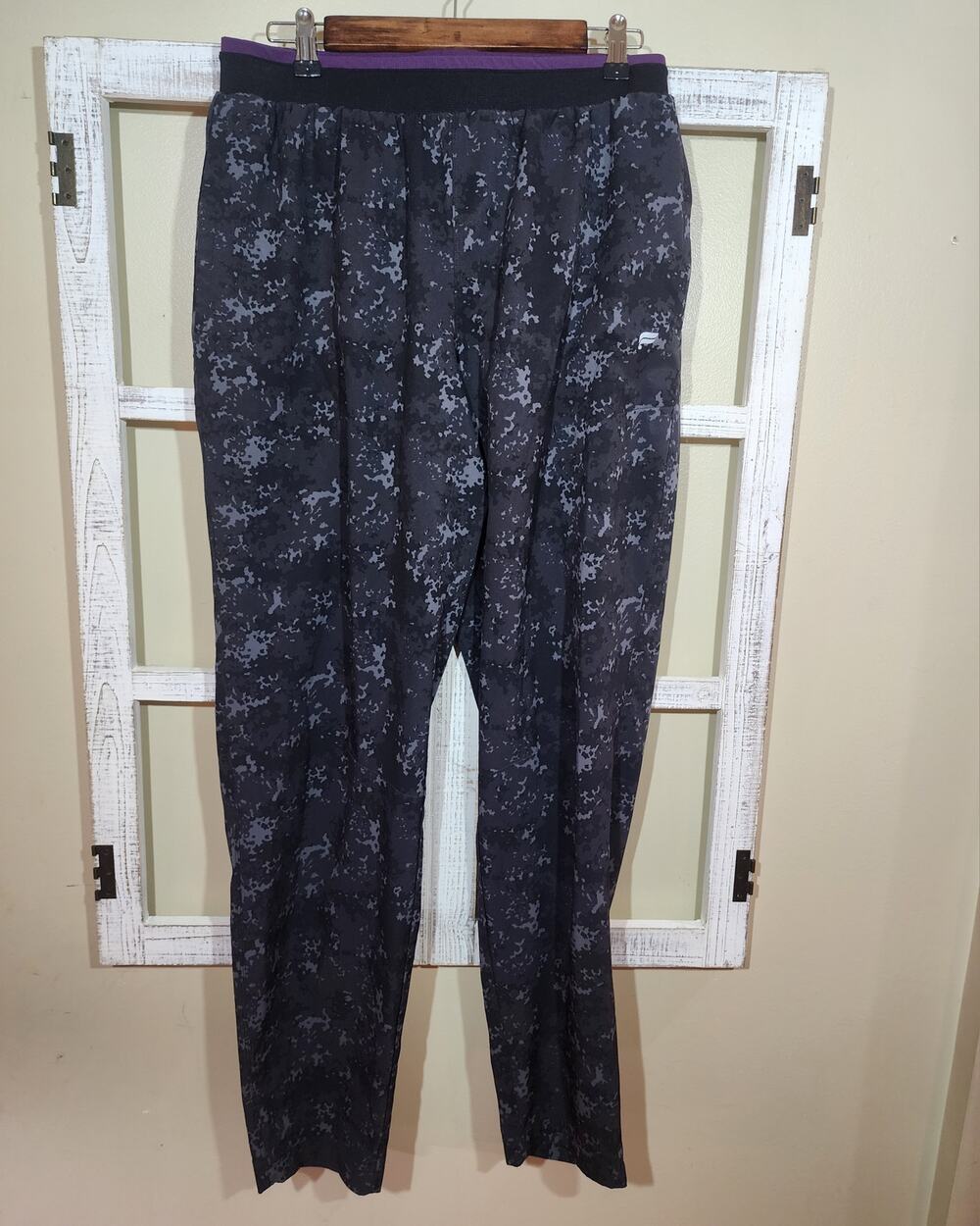 Fabletics Women's Jogger Pants Gray Black Athletic Lounge Workout